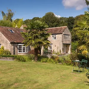 Lavender Bed & Breakfast Bath
